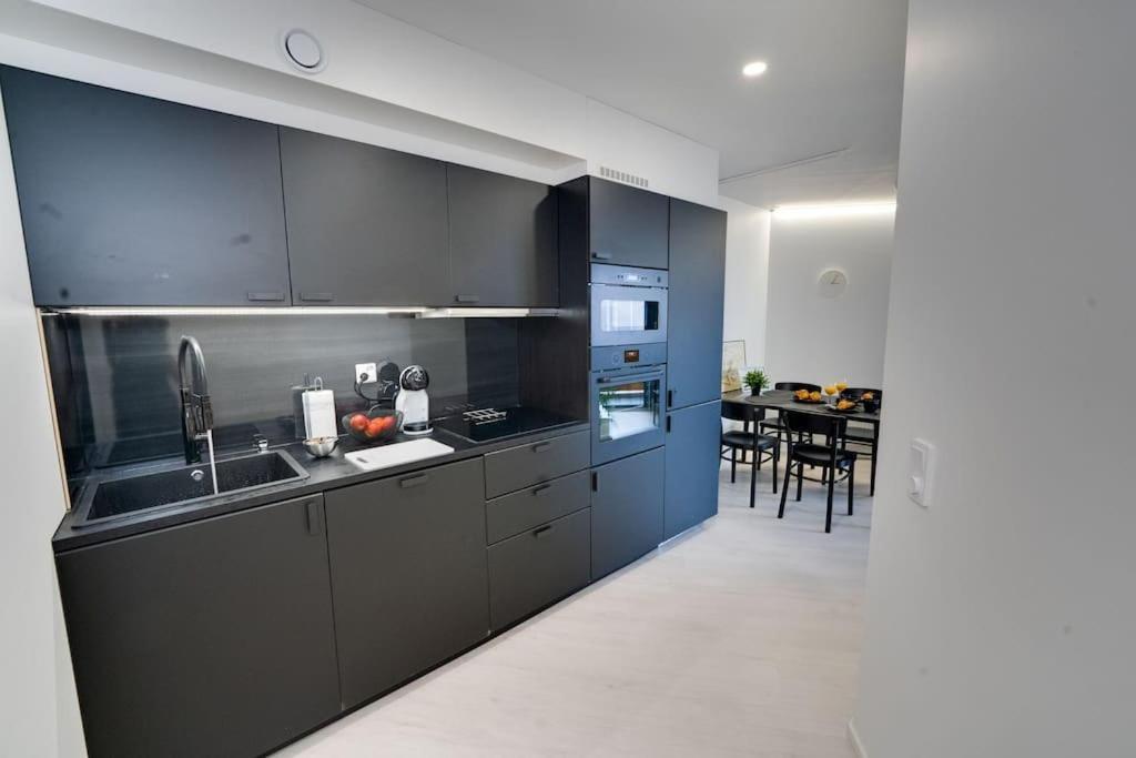 Best Location In Tampere! Modern City Apartment, 2Rooms, Kitchen And Balcony Kültér fotó