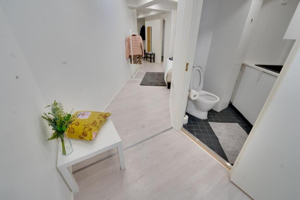Best Location In Tampere! Modern City Apartment, 2Rooms, Kitchen And Balcony Kültér fotó