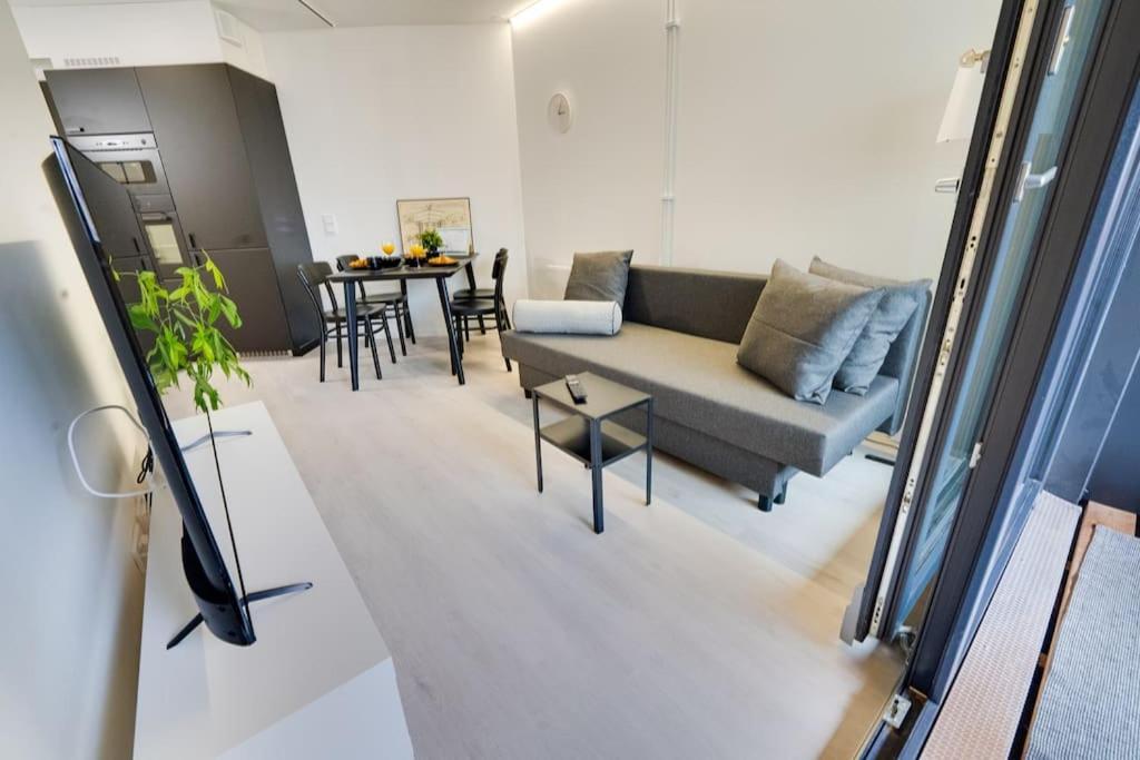 Best Location In Tampere! Modern City Apartment, 2Rooms, Kitchen And Balcony Kültér fotó