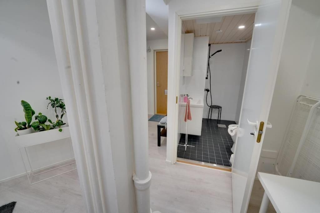 Best Location In Tampere! Modern City Apartment, 2Rooms, Kitchen And Balcony Kültér fotó